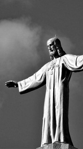 statue of jesus